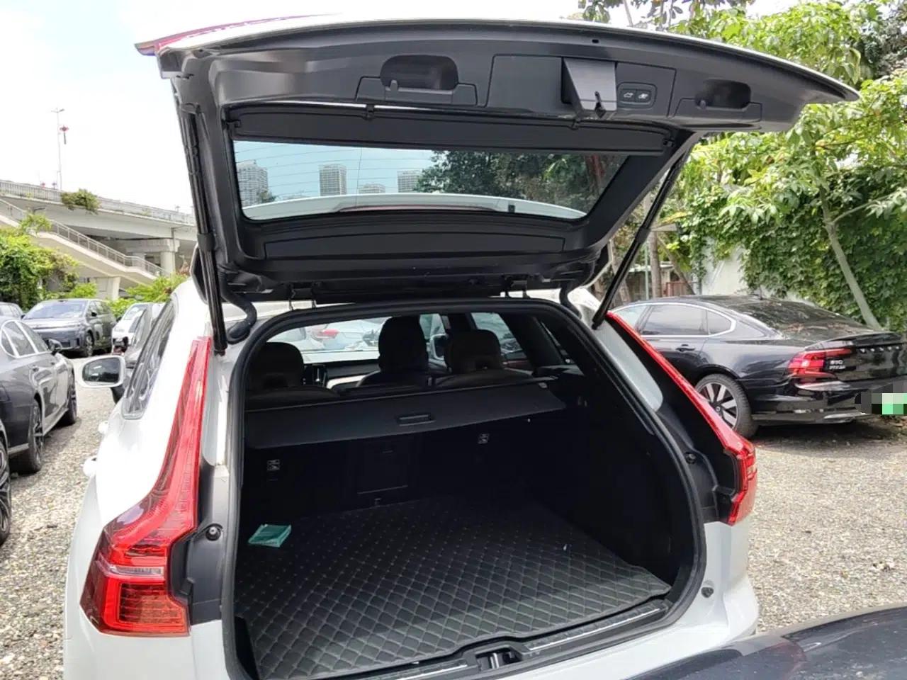 Volvo XC60 New Energy 2022 T8 Plug-in Hybrid All-Wheel Drive Smart Luxury Edition — миниатюра 22