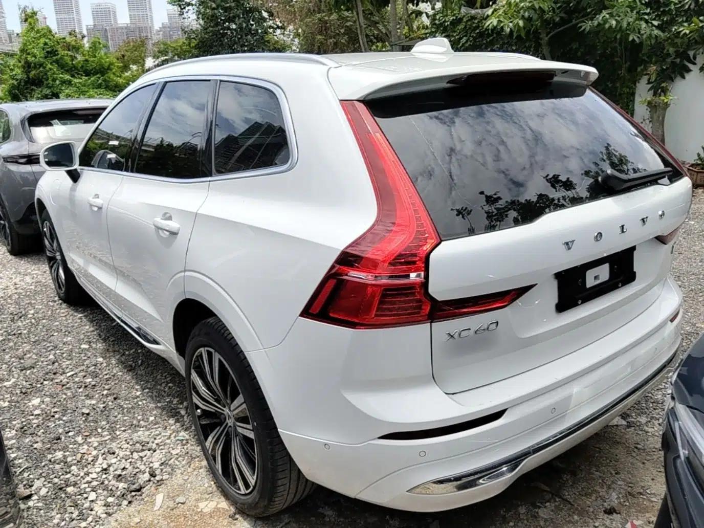 Volvo XC60 New Energy 2022 T8 Plug-in Hybrid All-Wheel Drive Smart Luxury Edition — миниатюра 4