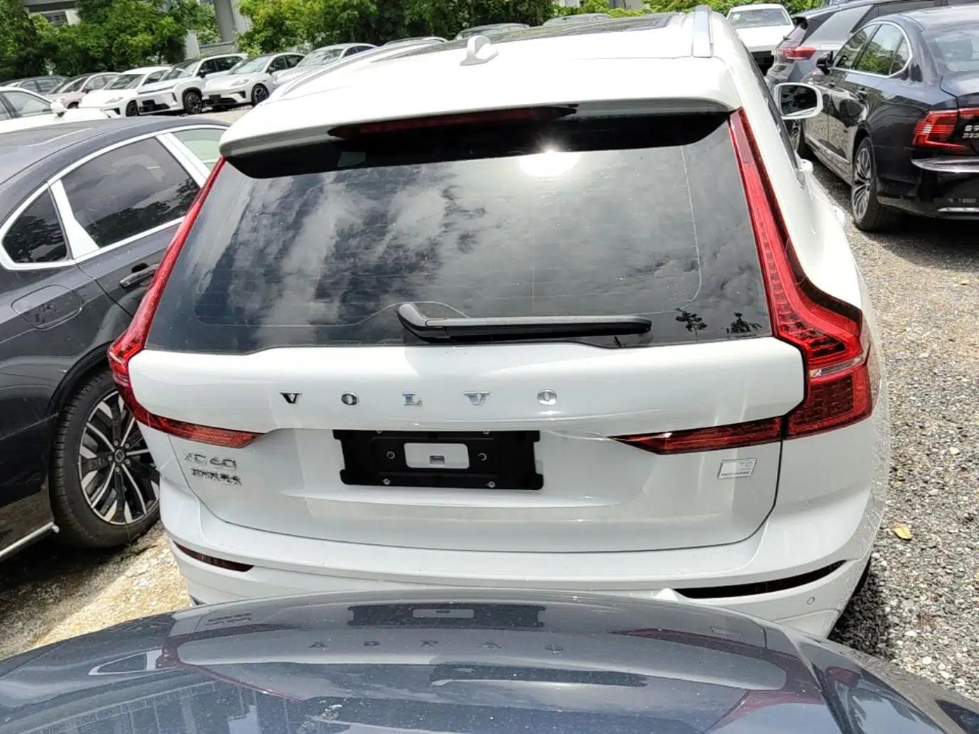 Volvo XC60 New Energy 2022 T8 Plug-in Hybrid All-Wheel Drive Smart Luxury Edition — миниатюра 5