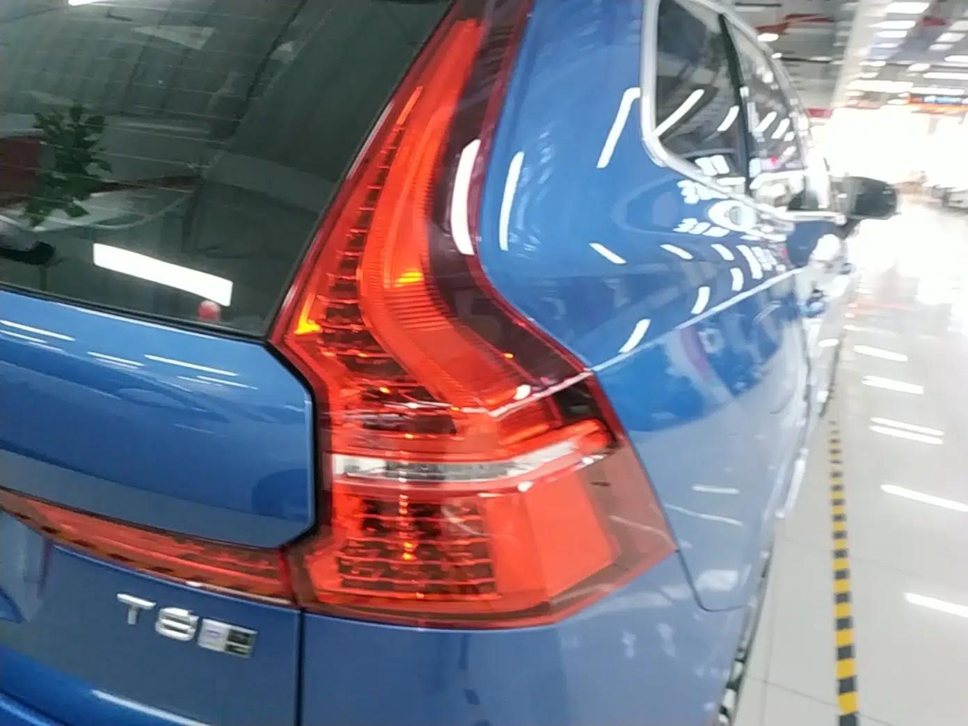 Volvo XC60 New Energy 2019 T8 E-Drive Hybrid Intelligent Luxury Sport Edition China V Standard — миниатюра 7