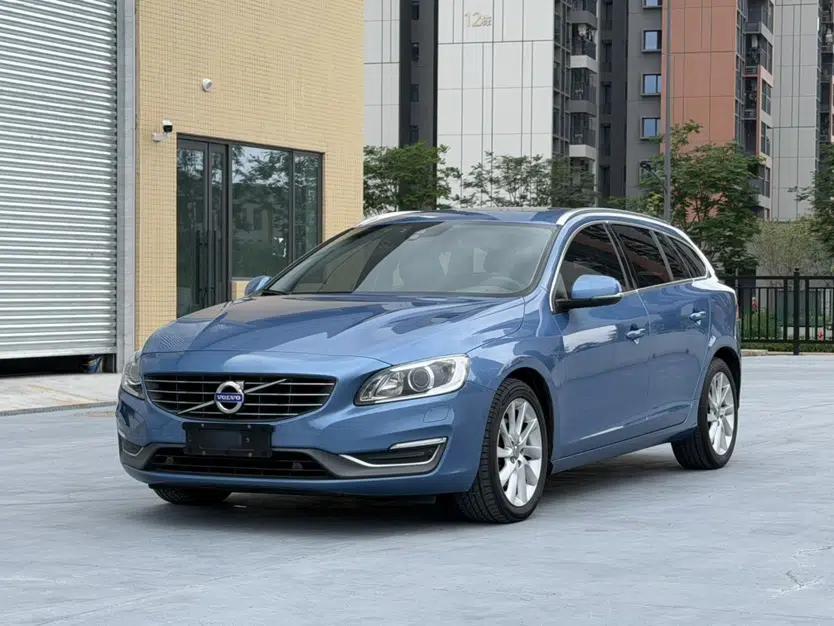 Volvo V60 2015 T5 Zhiyi Edition — миниатюра 1