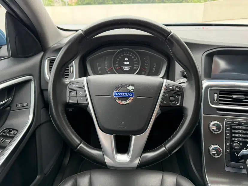 Volvo V60 2015 T5 Zhiyi Edition — миниатюра 13