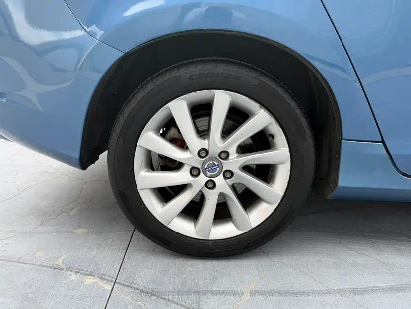 Volvo V60 2015 T5 Zhiyi Edition — миниатюра 3