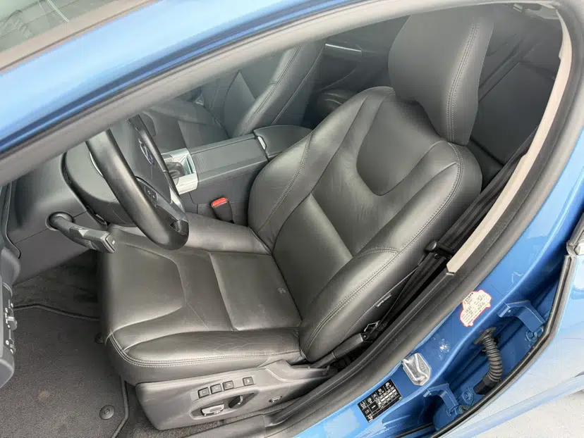 Volvo V60 2015 T5 Zhiyi Edition — миниатюра 22
