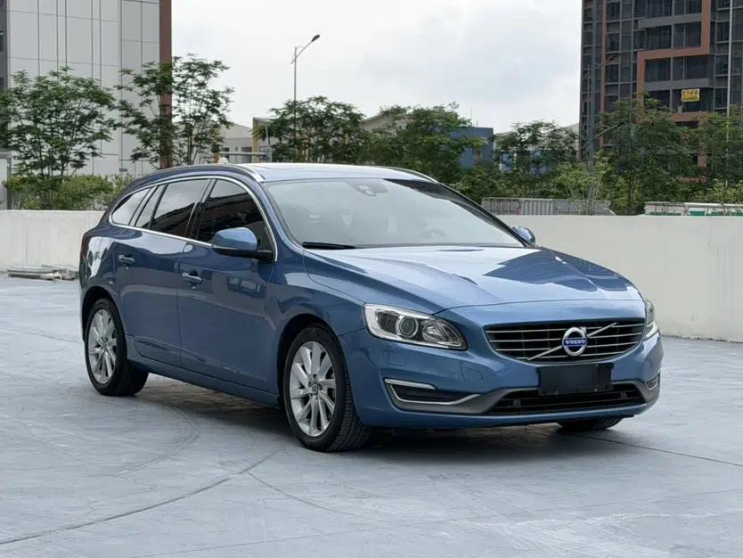 Volvo V60 2015 T5 Zhiyi Edition — миниатюра 6