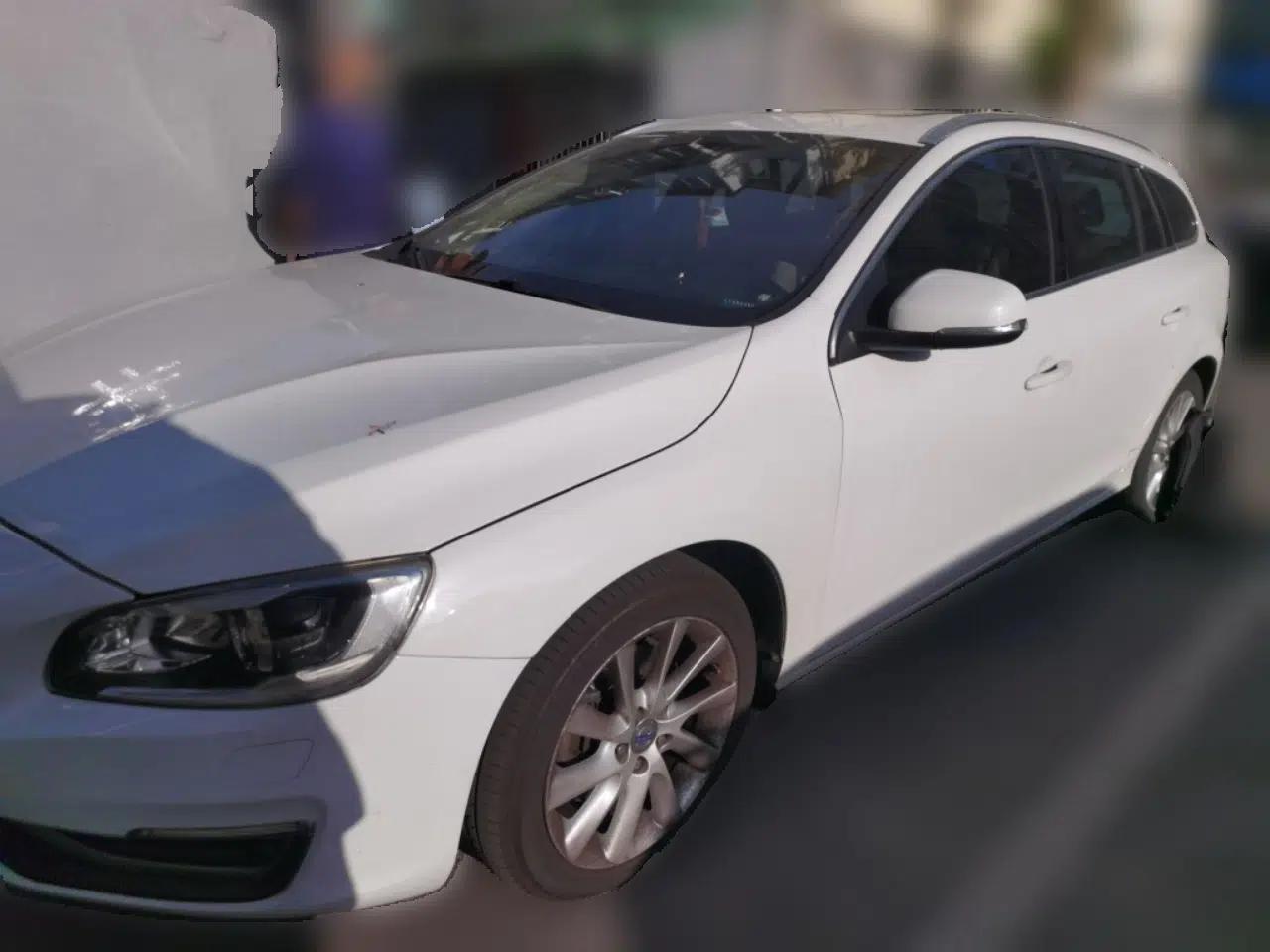 Volvo V60 2013 T5 Comfort Edition — миниатюра 1