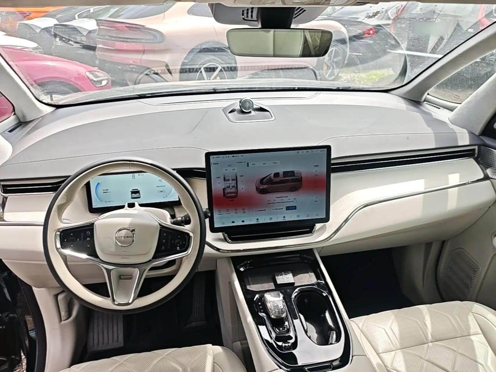 Volvo EM90 2025 Ultra Six-Seater — миниатюра 13