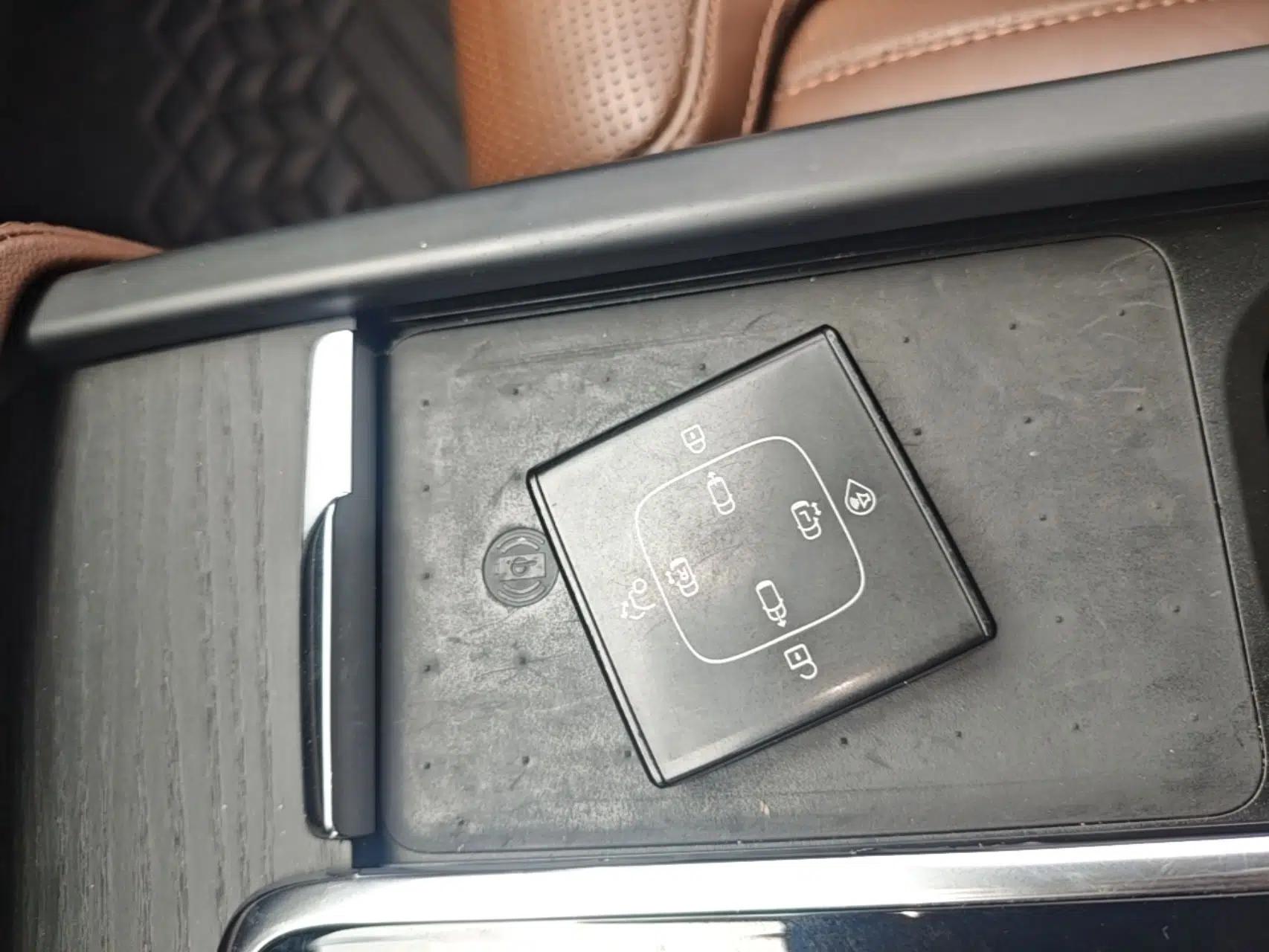 Volvo XC90 New Energy 2023 T8 RECHARGE Luxury Prestige 7-Seater — миниатюра 12