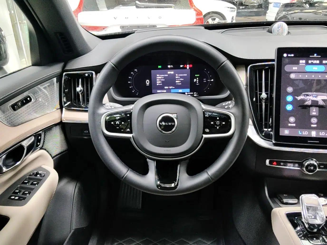 Volvo XC90 New Energy 2025 Facelifted T8 Luxury Flagship 7-Seater — миниатюра 14