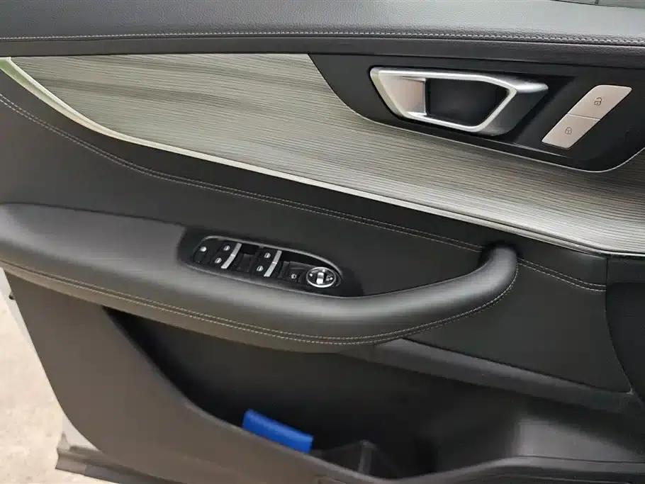 Chery Tiggo 8 PLUS 2022 290TGDI DCT Luxury Edition — миниатюра 7