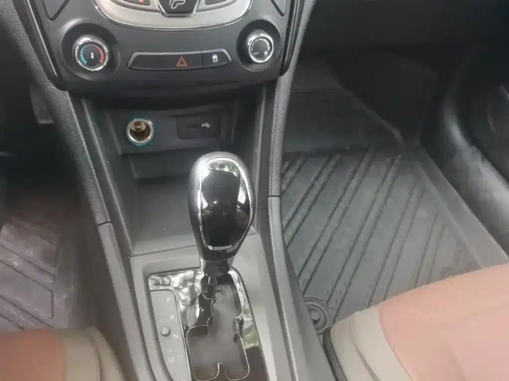 Chery Arrizo 5 2016 1.5L CVT Trendsetter Edition — миниатюра 14