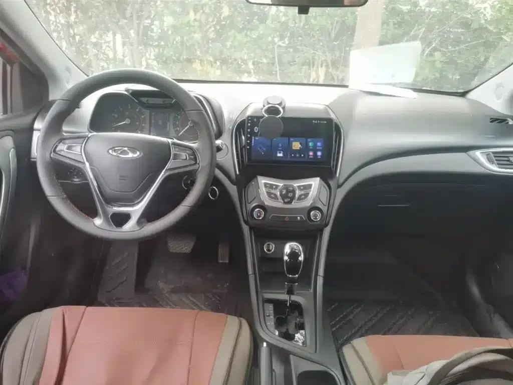 Chery Arrizo 5 2016 1.5L CVT Trendsetter Edition — миниатюра 10