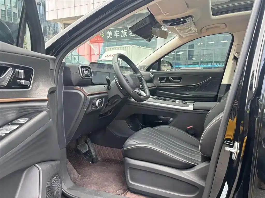 Chery Tiggo 9 2023 2.0T Dual-Clutch Two-Wheel Drive Leading Edition 5-Seater — миниатюра 4