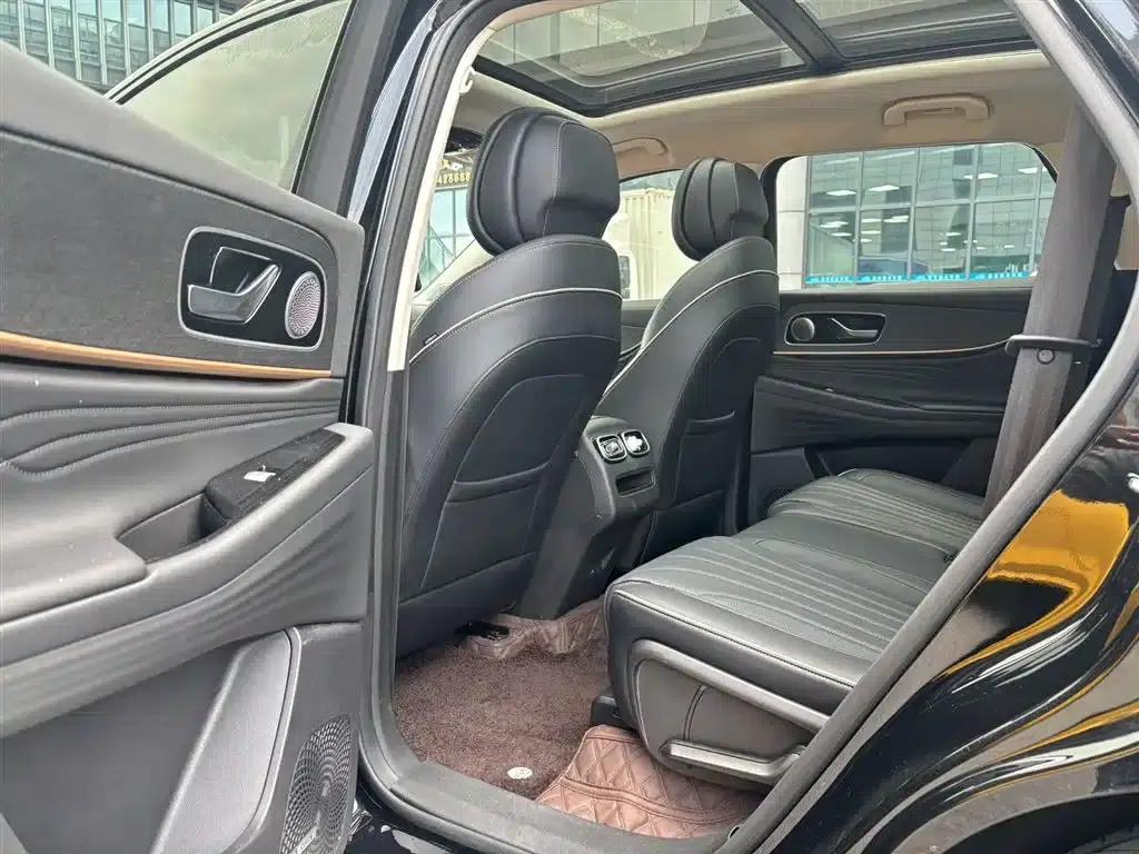 Chery Tiggo 9 2023 2.0T Dual-Clutch Two-Wheel Drive Leading Edition 5-Seater — миниатюра 6