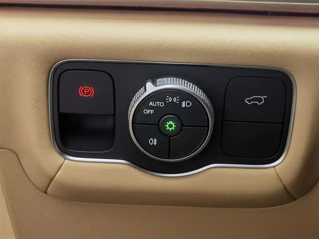 Chery Tiggo 9 2023 2.0T Automatic 2WD Luxury Edition 5-seater — миниатюра 21
