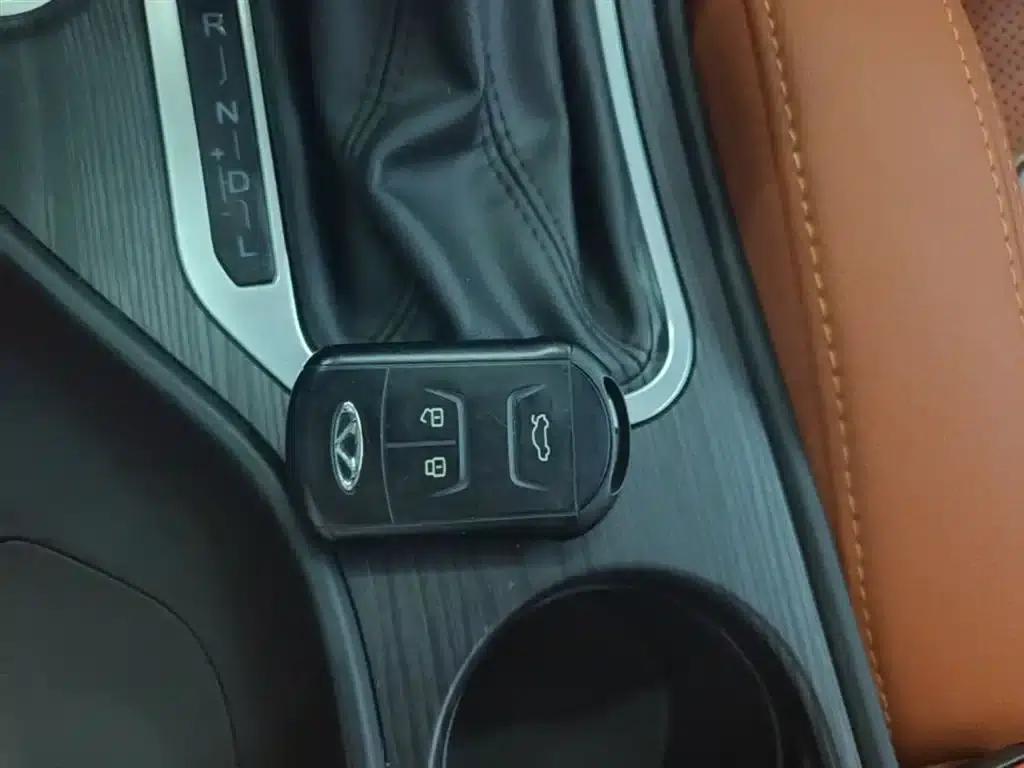 Chery Tiggo 7 2016 2.0L CVT Premium Edition — миниатюра 9