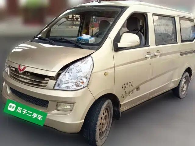 Wuling Rongguang 2014 1.2L S Base Model