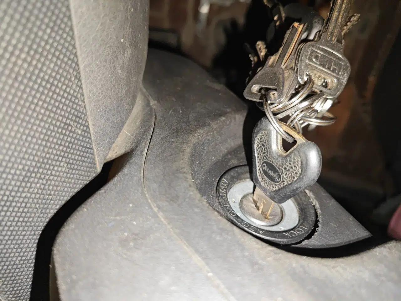 Wuling Rongguang 2011 1.2L Base Version — миниатюра 9
