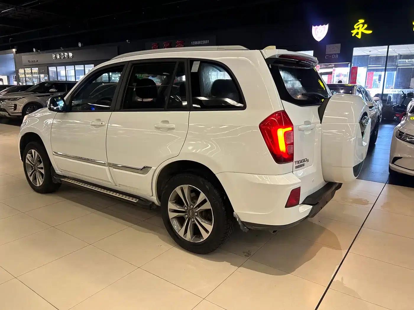 Chery Tiggo 3 2014 1.6L Manual Smart Edition — миниатюра 12