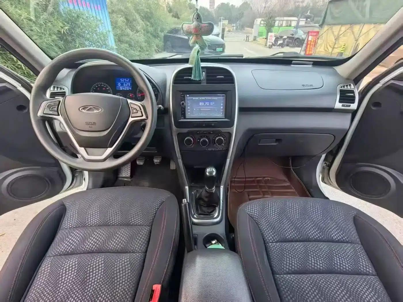 Chery Tiggo 3 2015 1.6L Manual Sport Edition — миниатюра 6