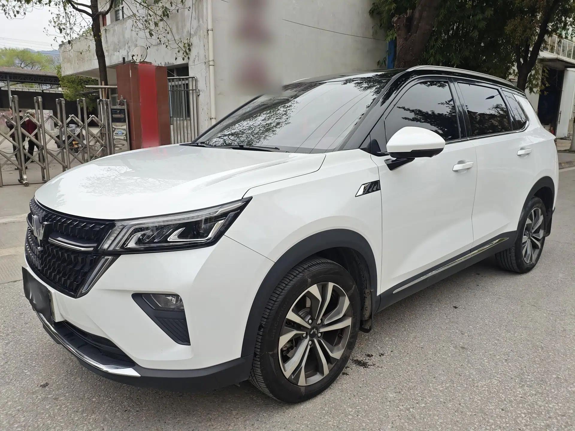 Wuling Asta 2021 1.5T CVT Star曜 Edition — миниатюра 1