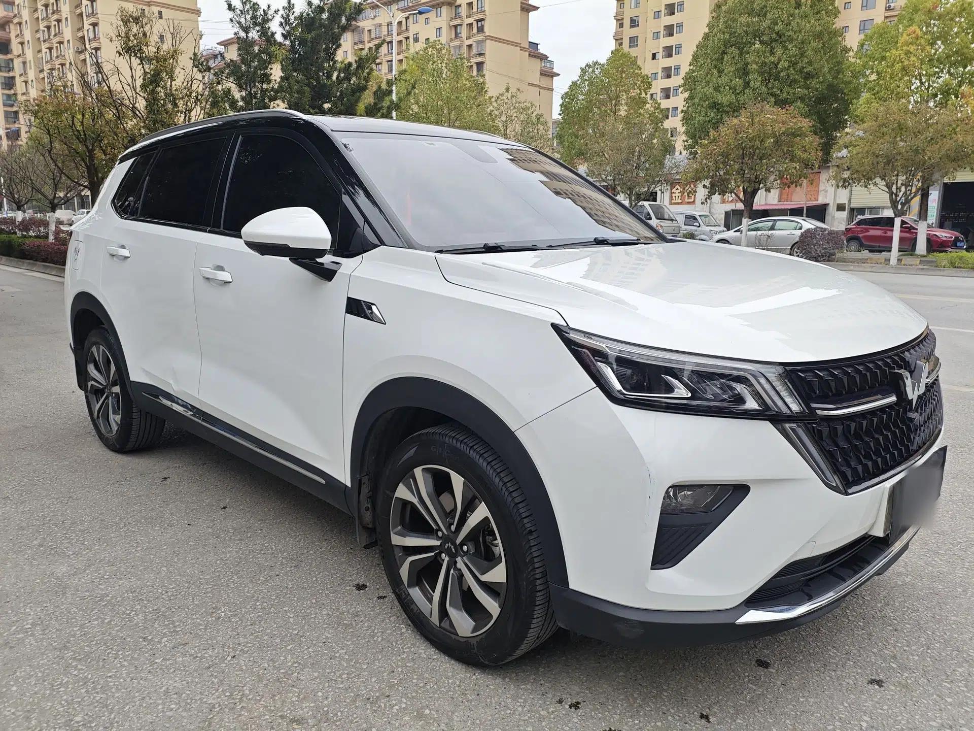 Wuling Asta 2021 1.5T CVT Star曜 Edition — миниатюра 2