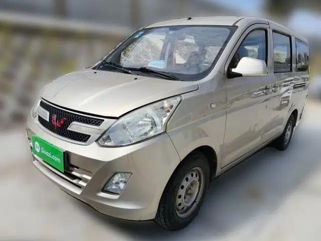 Wuling Rongguang V 2015 1.2L Base Version