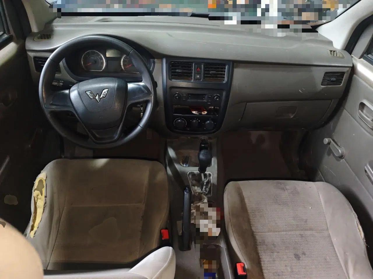 Wuling Rongguang V 2018 1.5L Practical Version — миниатюра 10