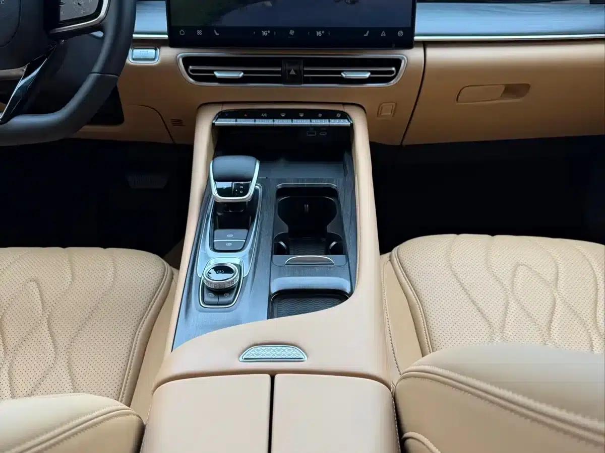 Chery Arrizo 8 PRO 2025 1.6T DCT Luxury Edition — миниатюра 11