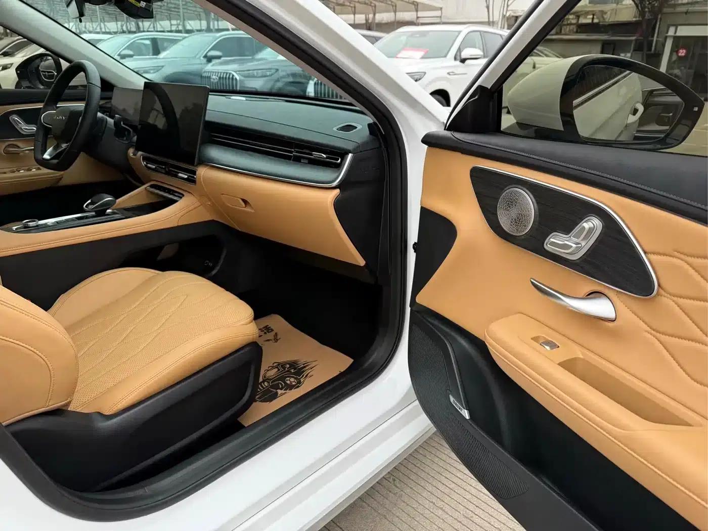 Chery Arrizo 8 PRO 2025 1.6T DCT Luxury Edition — миниатюра 14