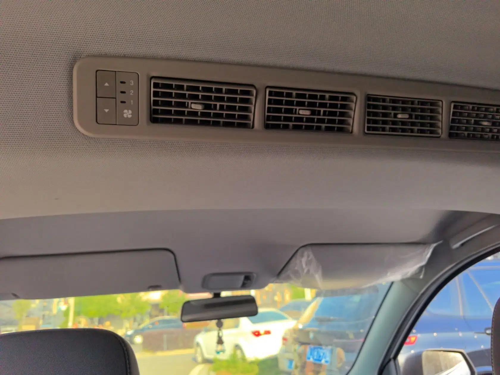Wuling Hongguang New Energy 2024 All-Electric Model 300KM Standard Version — миниатюра 21