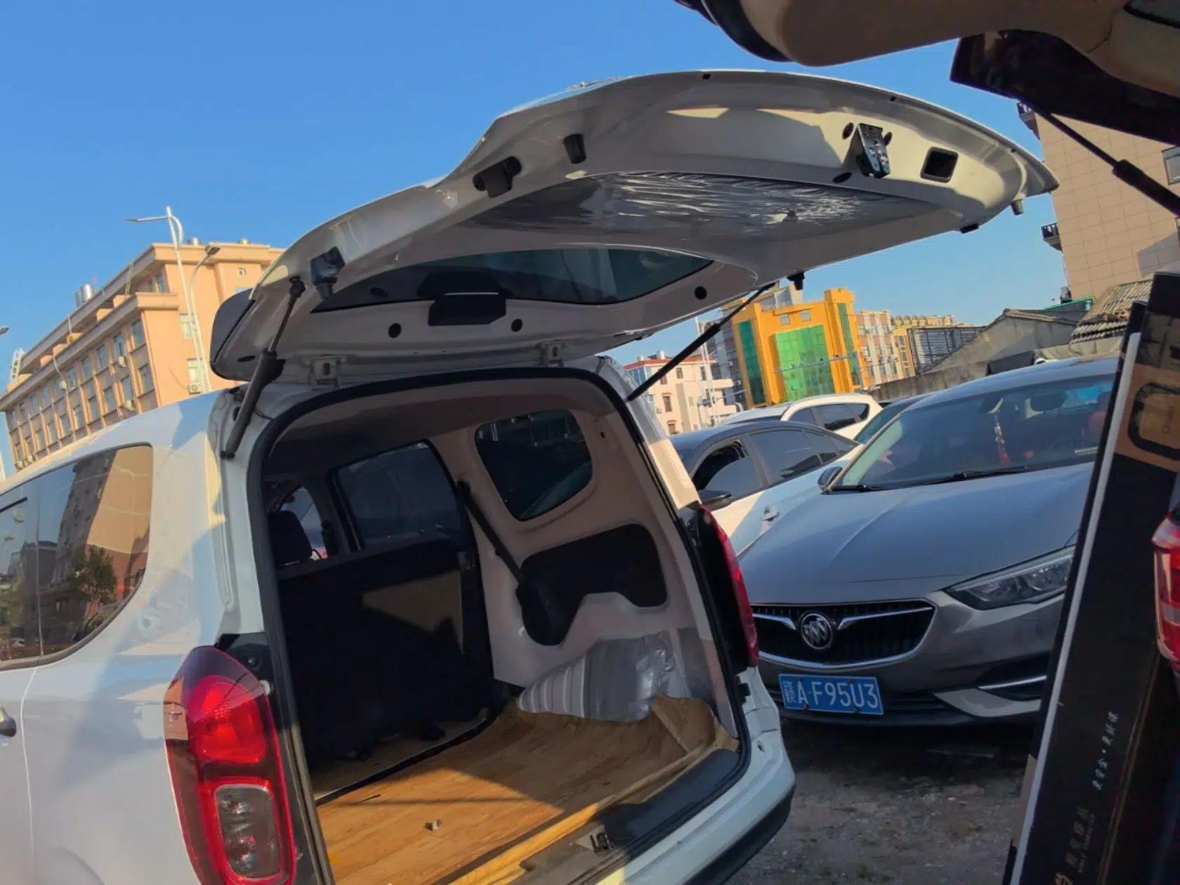 Wuling Hongguang New Energy 2024 All-Electric Model 300KM Standard Version — миниатюра 22