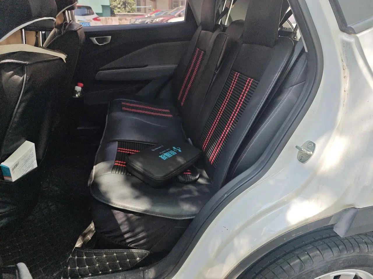 Wuling Alvez 2023 1.5L CVT Comfort Edition — миниатюра 18