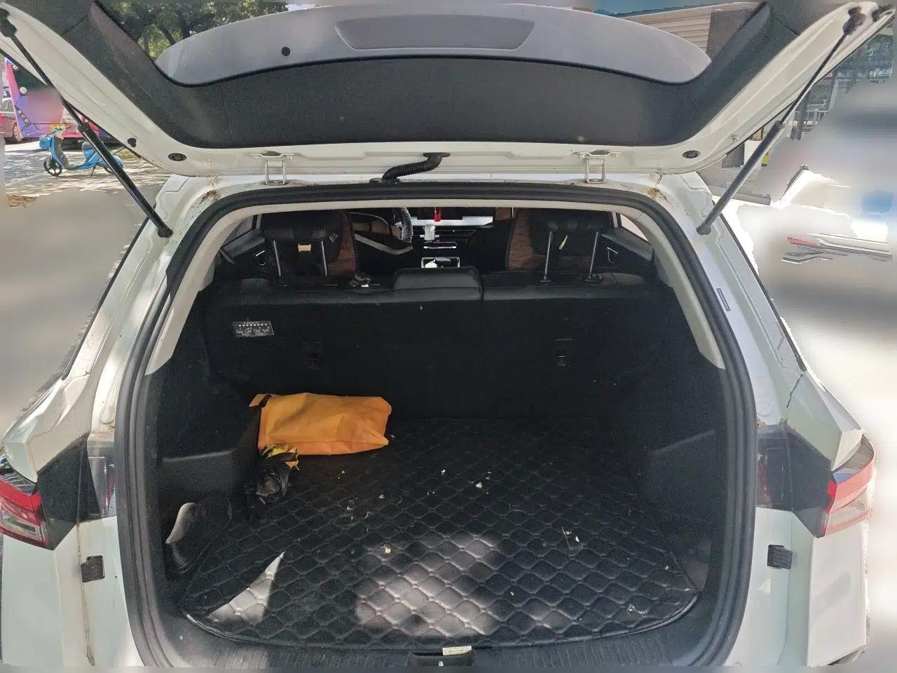 Wuling Alvez 2023 1.5L CVT Comfort Edition — миниатюра 20