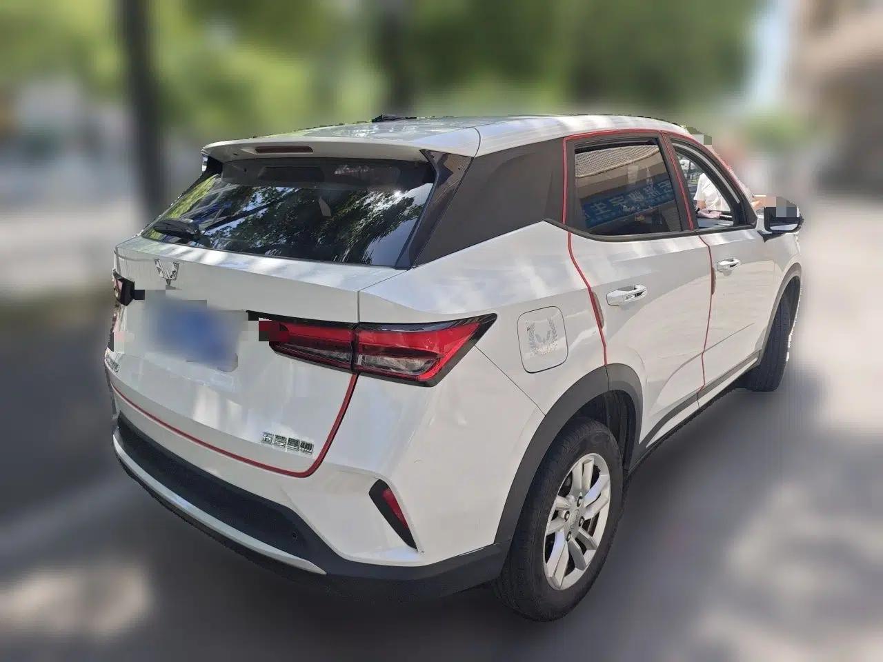 Wuling Alvez 2023 1.5L CVT Comfort Edition — миниатюра 6