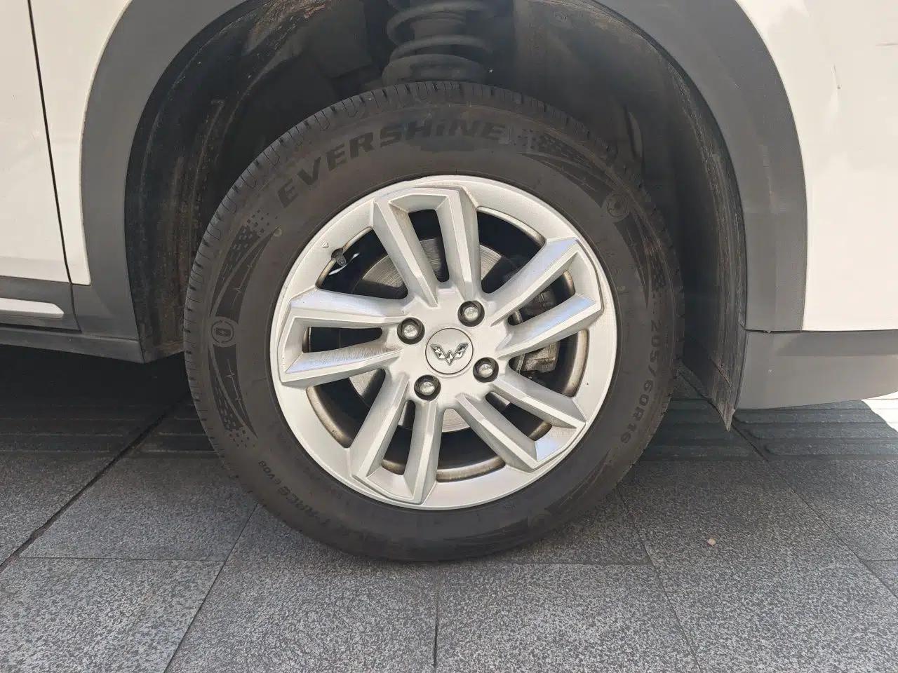 Wuling Alvez 2023 1.5L CVT Comfort Edition — миниатюра 8