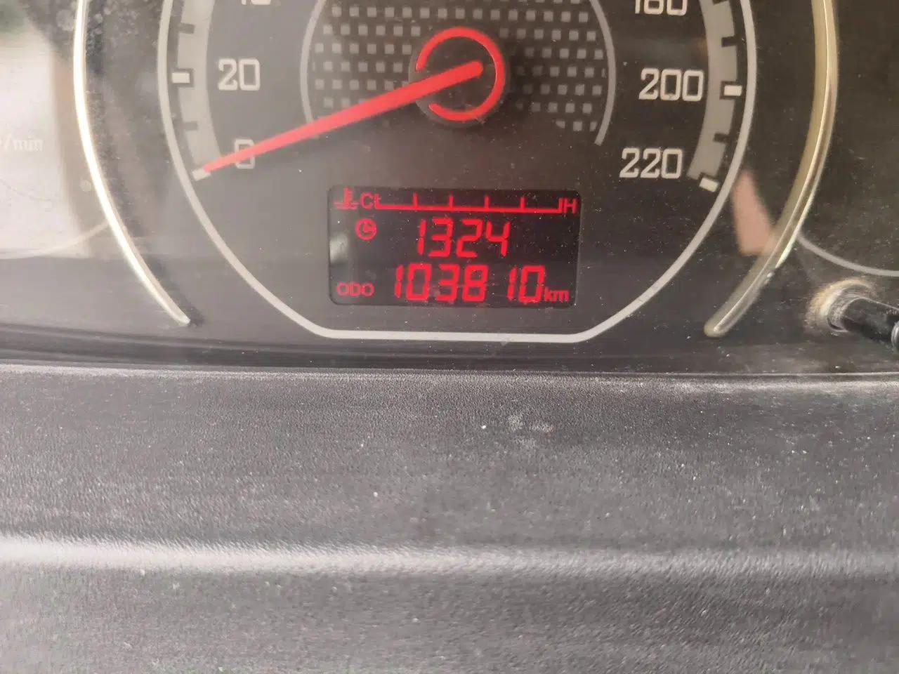 Wuling Zhengcheng 2015 1.5L Comfort L3C — миниатюра 13