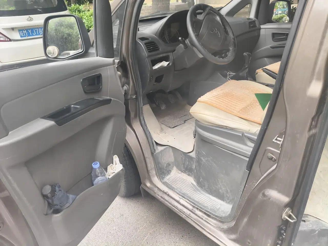 Wuling Zhengcheng 2015 1.5L Comfort L3C — миниатюра 17