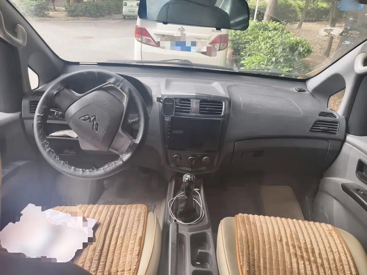 Wuling Zhengcheng 2015 1.5L Comfort L3C — миниатюра 10