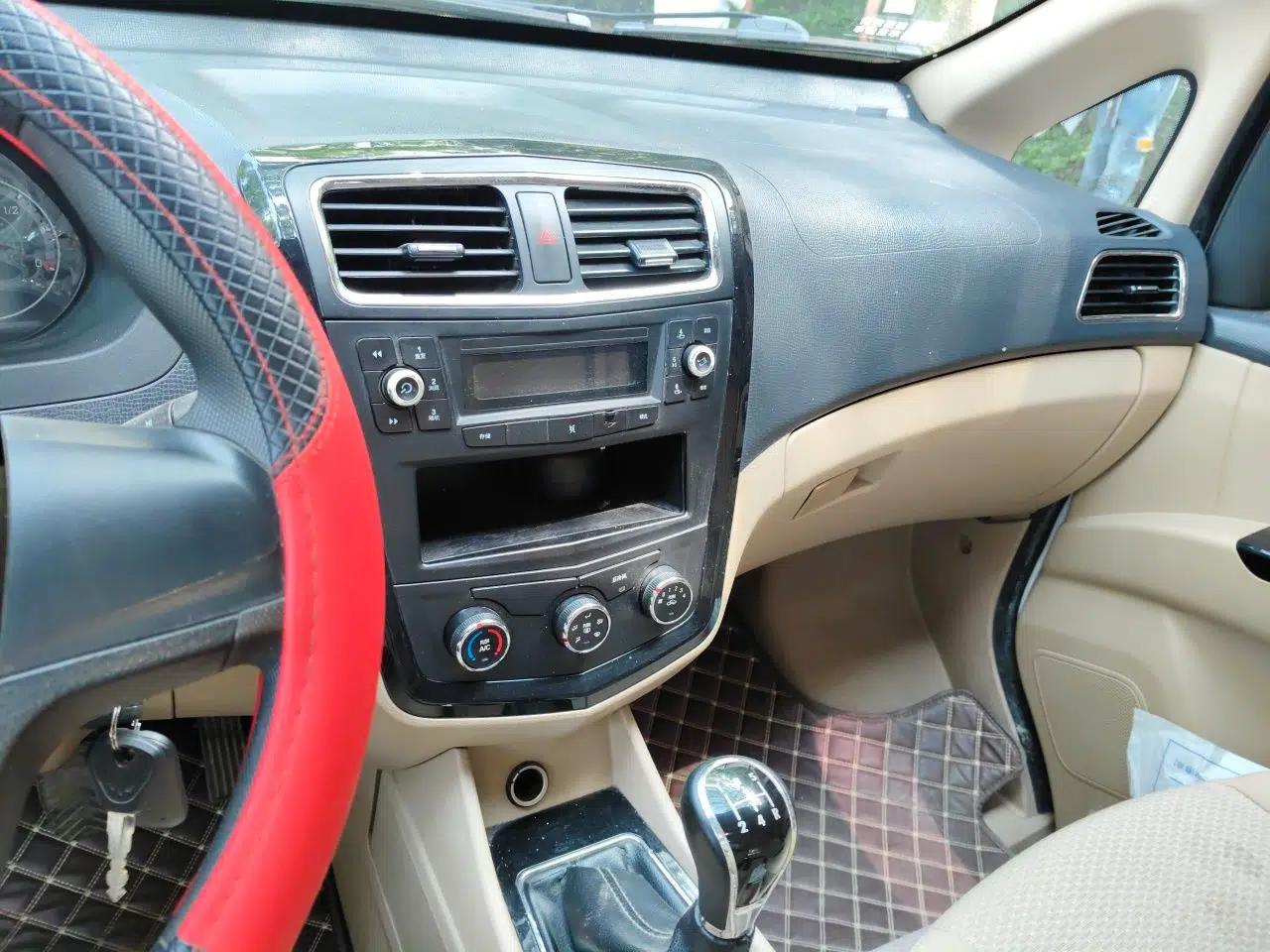 Wuling Zhengcheng 2015 1.8L Luxury Model LJ479QE2 — миниатюра 14