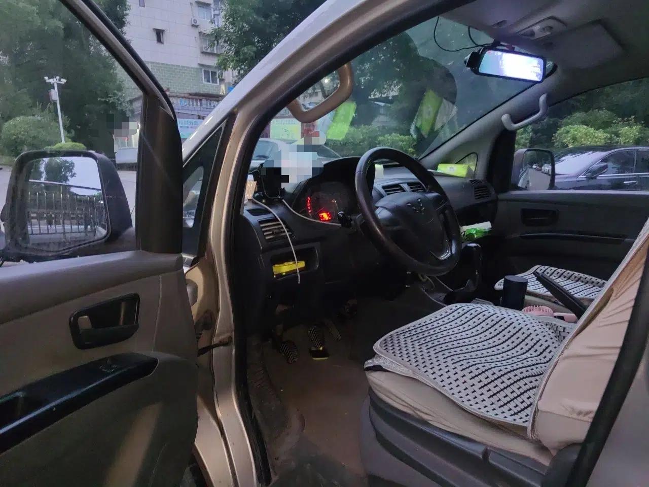 Wuling Zhengcheng 2015 1.8L Comfort Model LJ479QE2 — миниатюра 17