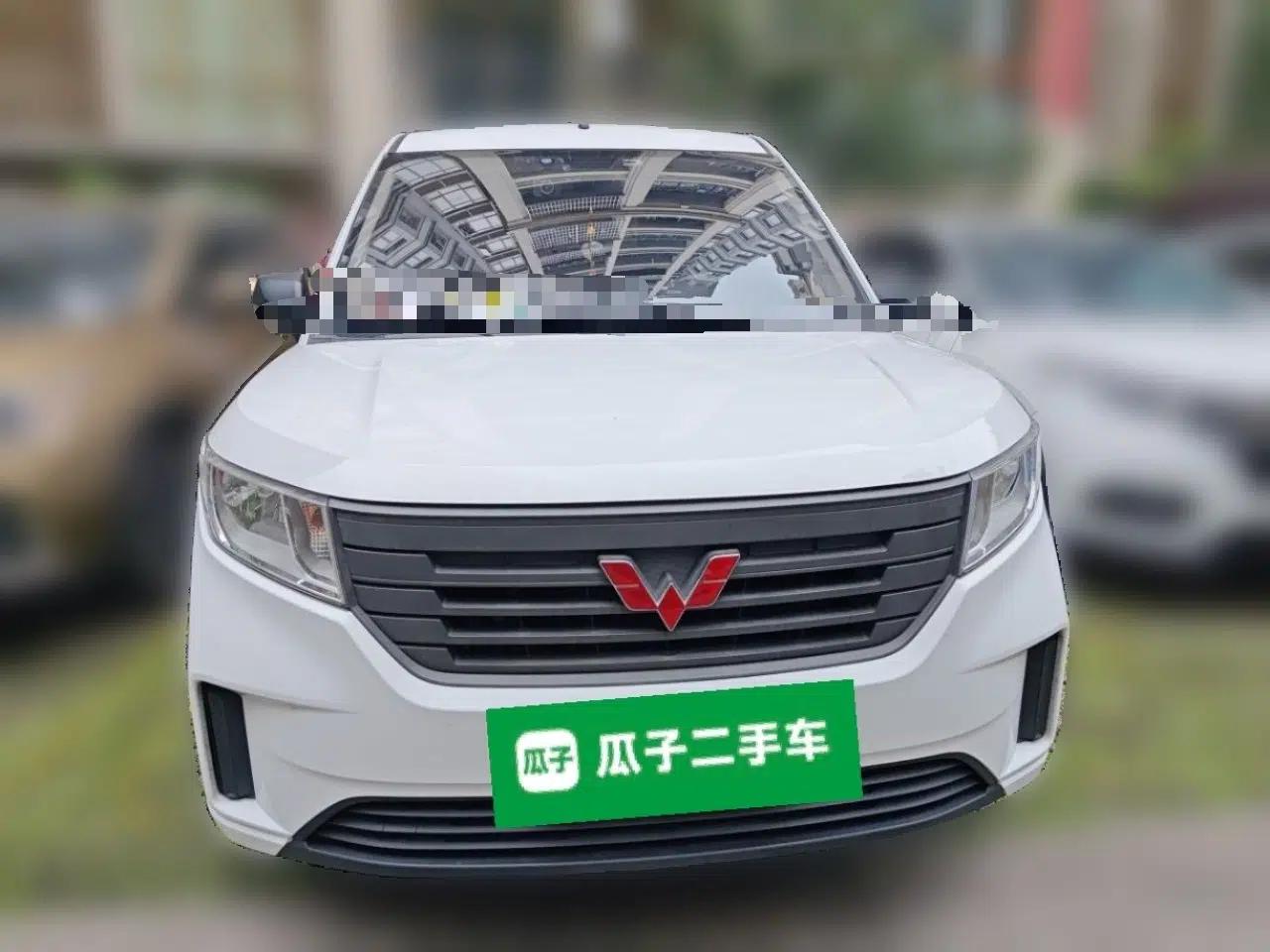 Wuling Hongguang PLUS 2020 1.5L Manual Standard Edition 5 Seats — миниатюра 2