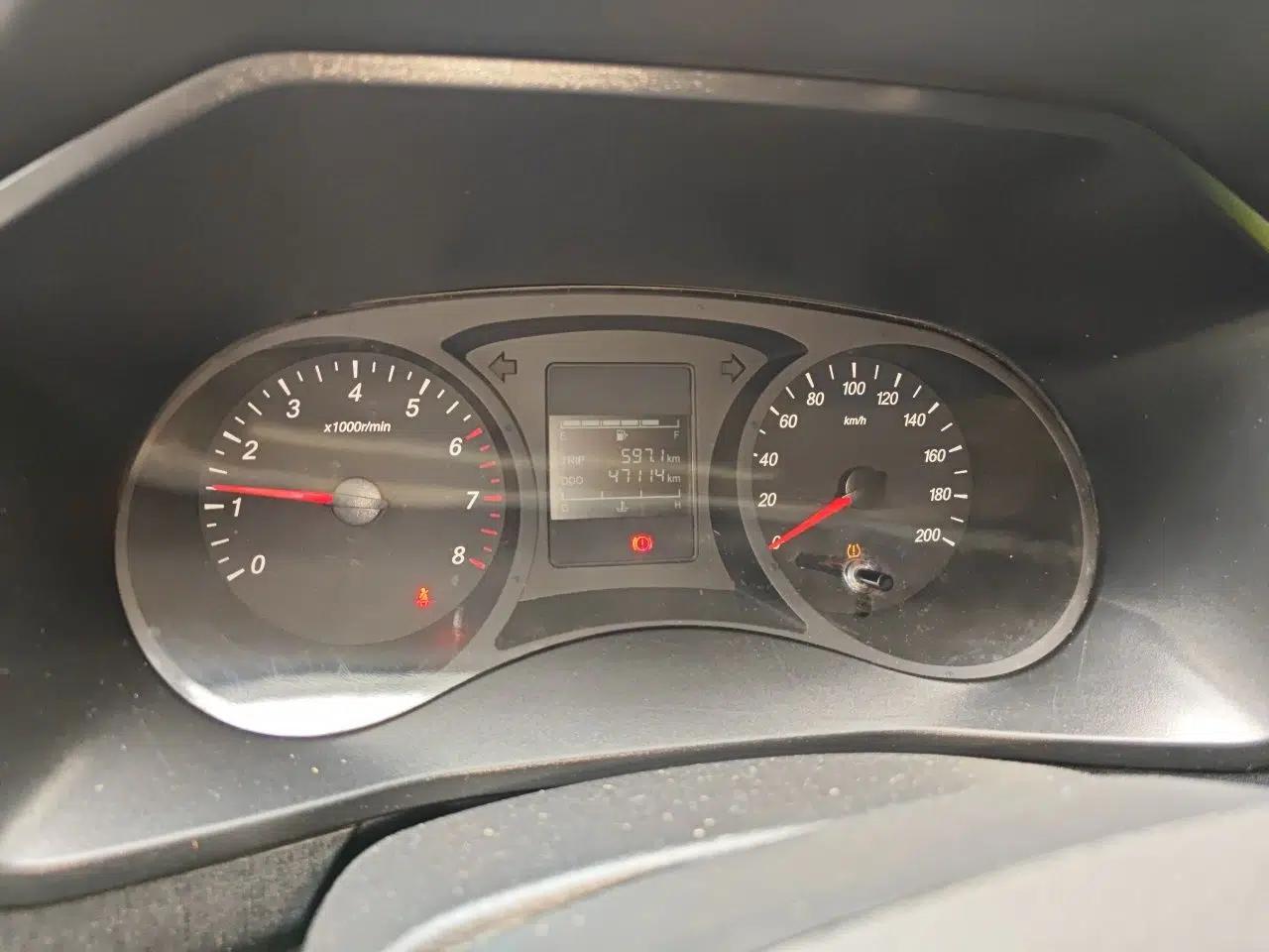 Wuling Hongguang PLUS 2020 1.5L Manual Standard Edition 5 Seats — миниатюра 12