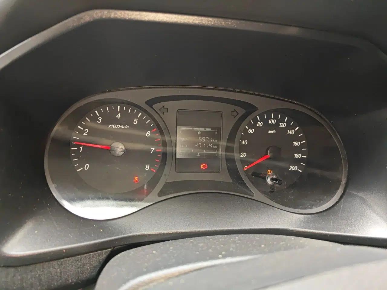 Wuling Hongguang PLUS 2020 1.5L Manual Standard Edition 5 Seats — миниатюра 13