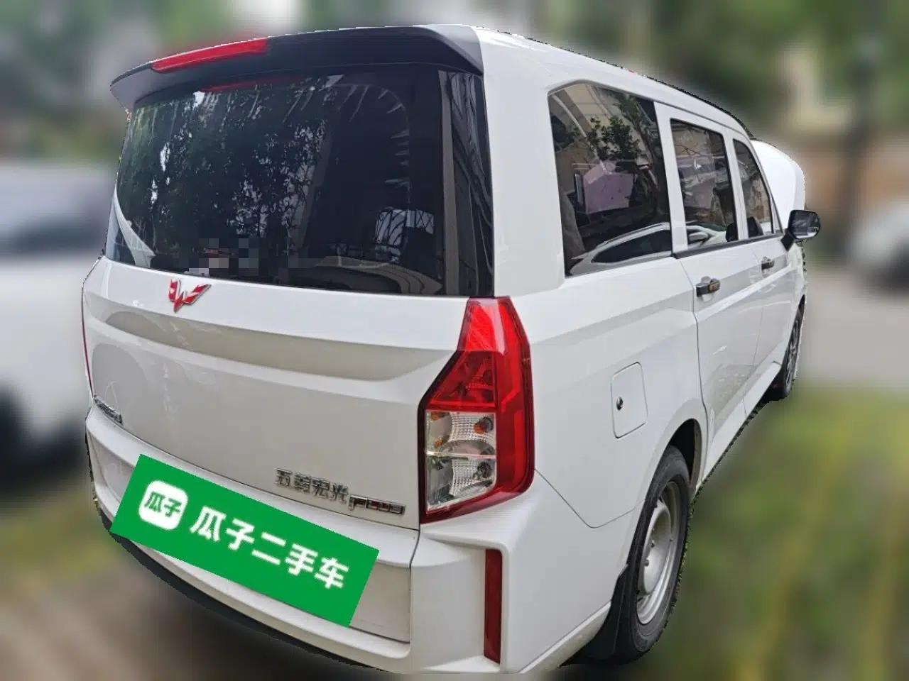 Wuling Hongguang PLUS 2020 1.5L Manual Standard Edition 5 Seats — миниатюра 6