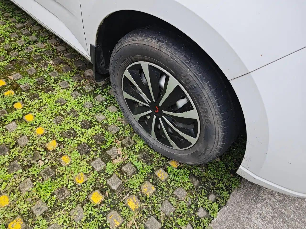 Wuling Hongguang PLUS 2020 1.5L Manual Standard Edition 5 Seats — миниатюра 8