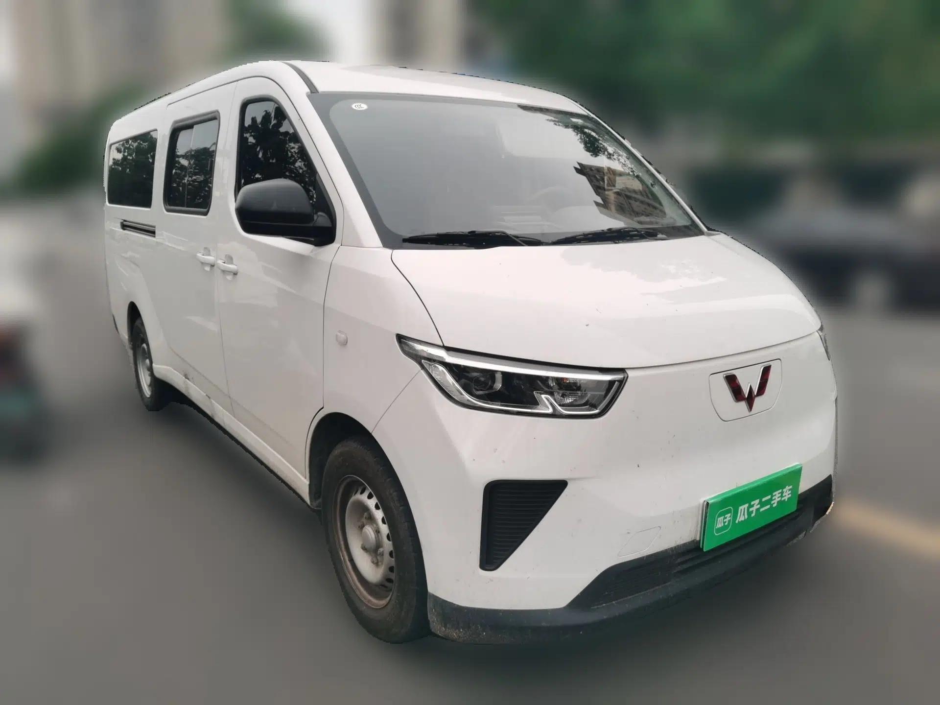 Wuling Yangguang 2024 300KM Comfort Version Passenger Van 75kW — миниатюра 3