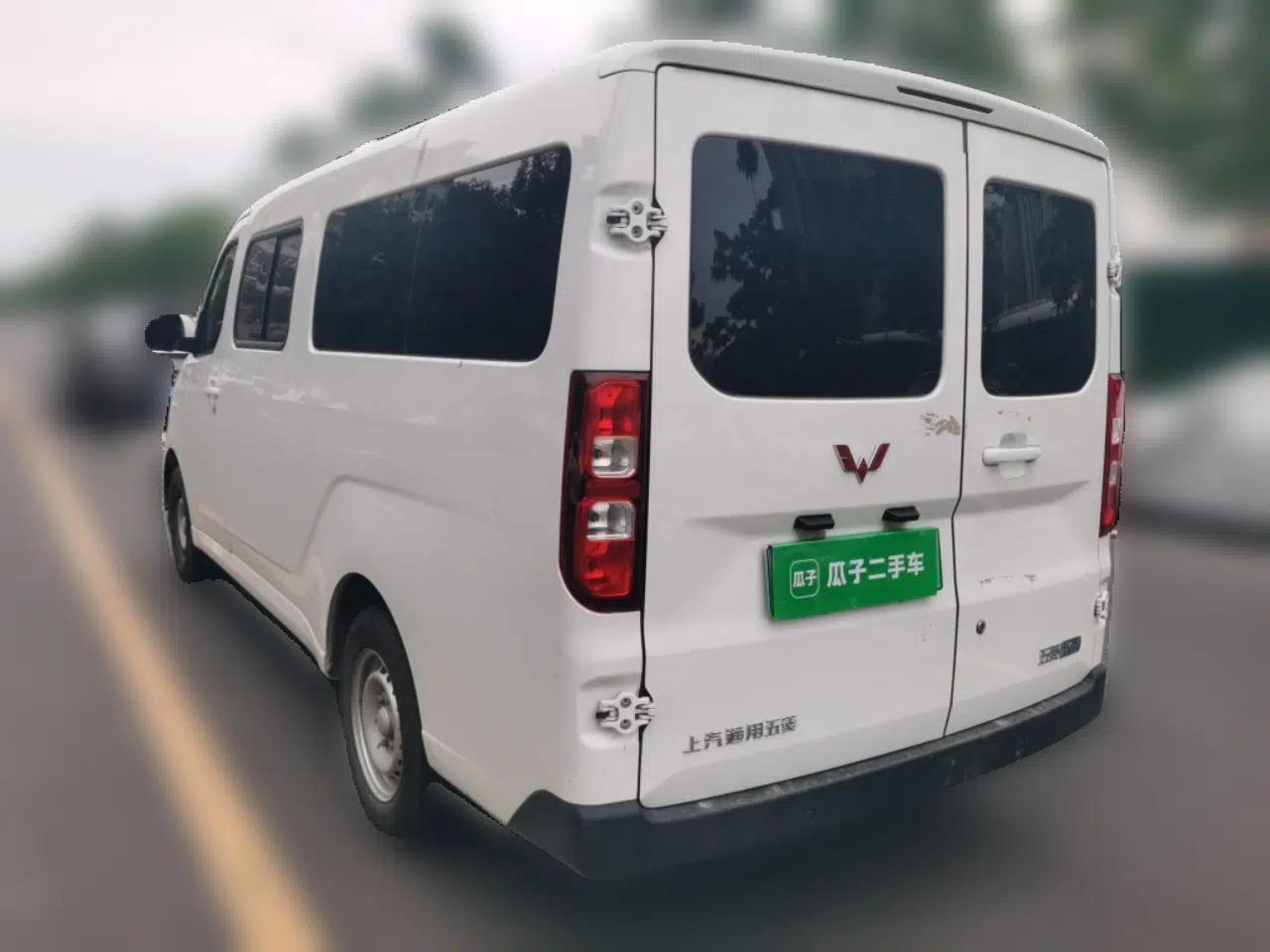 Wuling Yangguang 2024 300KM Comfort Version Passenger Van 75kW — миниатюра 4