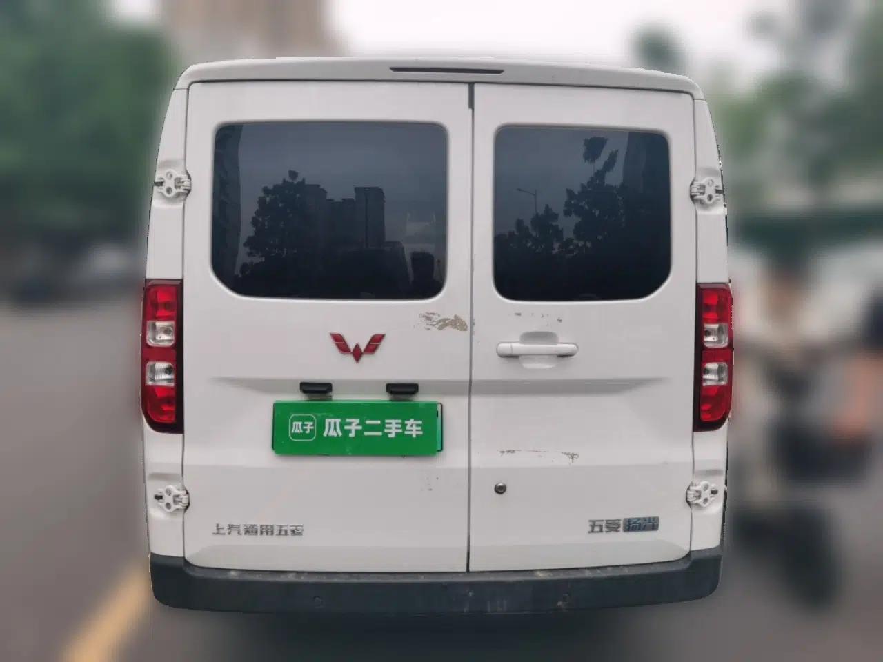 Wuling Yangguang 2024 300KM Comfort Version Passenger Van 75kW — миниатюра 5