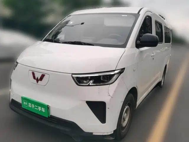 Wuling Yangguang 2024 300KM Comfort Version Passenger Van 75kW